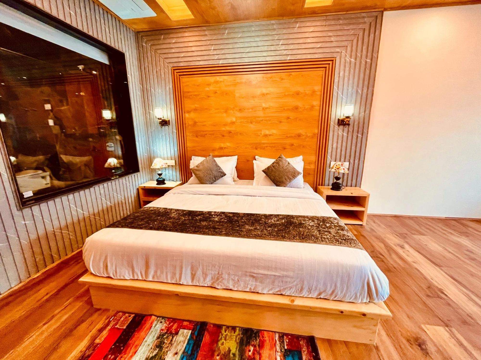 Naina Deventure Resort, Manali - Premium Rooms With Centrally Heated & Scenic View Exterior photo
