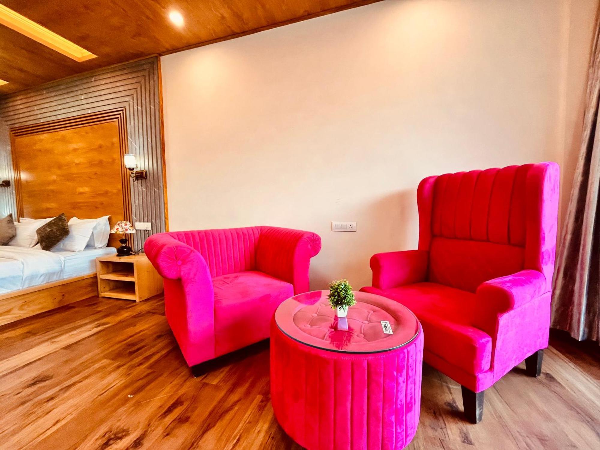 Naina Deventure Resort, Manali - Premium Rooms With Centrally Heated & Scenic View Exterior photo